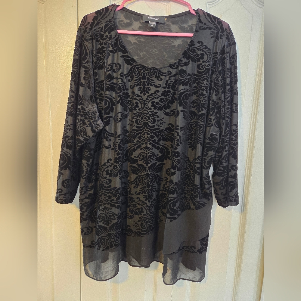 Karen Kane Black Floral Top